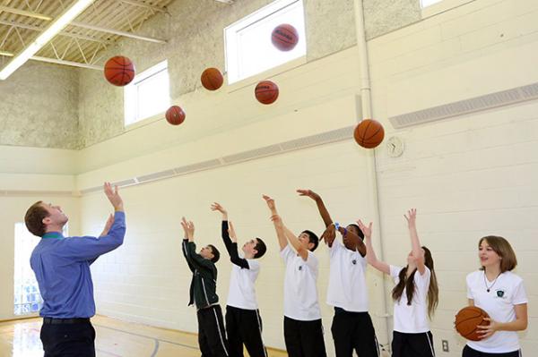 basketball-teacher-students-2013-447